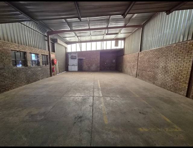 172M² WAREHOUSE TO LET IN WADEVILLE